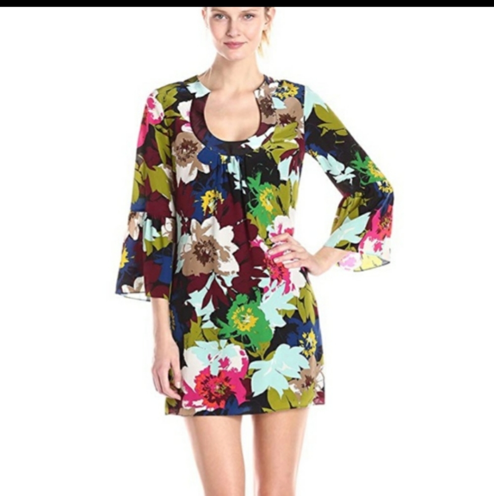 Trina Turk 20th holiday 2015 Bonita dress bell sleeves multicolored sz 8 floral